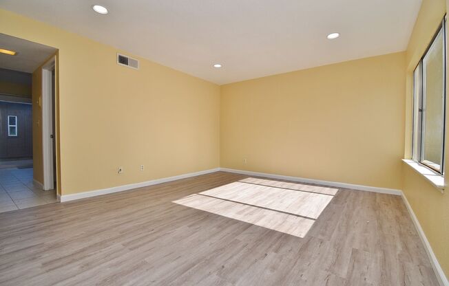 $3,150 / 3BR GORGEOUS REMODELED NORTH SAN JOSE TOWNHOUSE