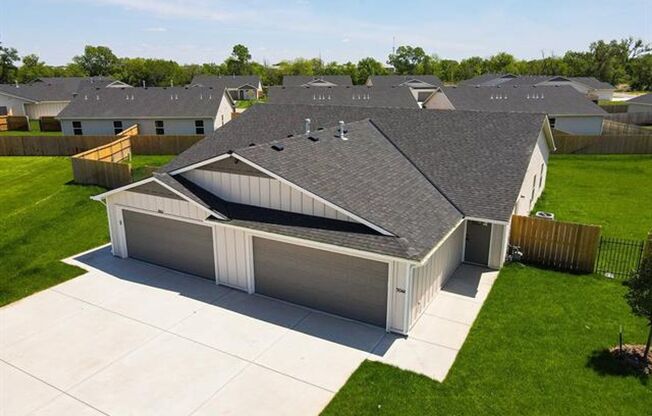 5042 - 5044 S. Sycamore Ct.