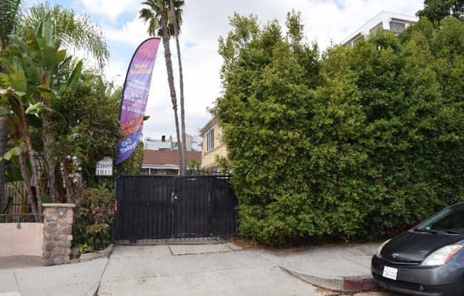 1807 18011 GRACE AVE