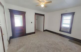 614 Douglas Ave, Des Moines, IA 50313