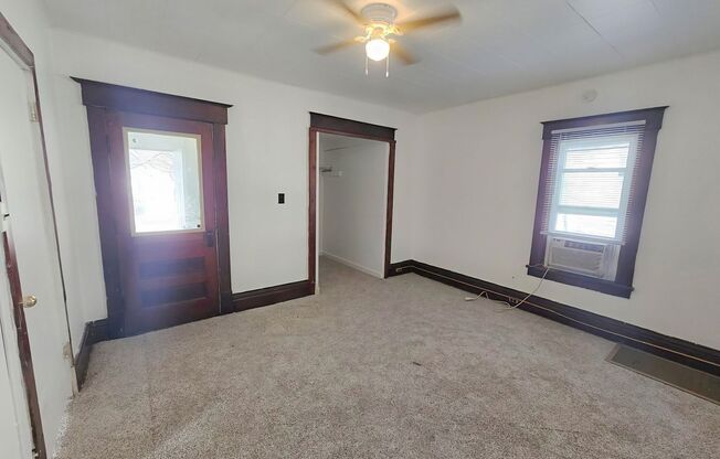 614 Douglas Ave, Des Moines, IA 50313