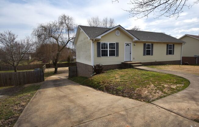 3 Bedroom 2 Bath Pet Friendly Home For Rent!
