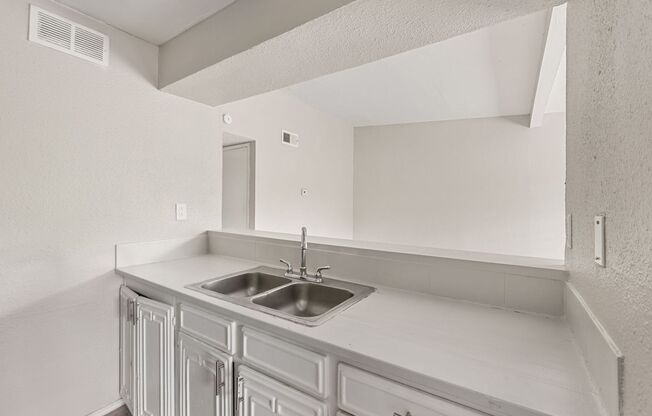 2 beds, 2 baths, 982 sqft, $1,099, Unit 218
