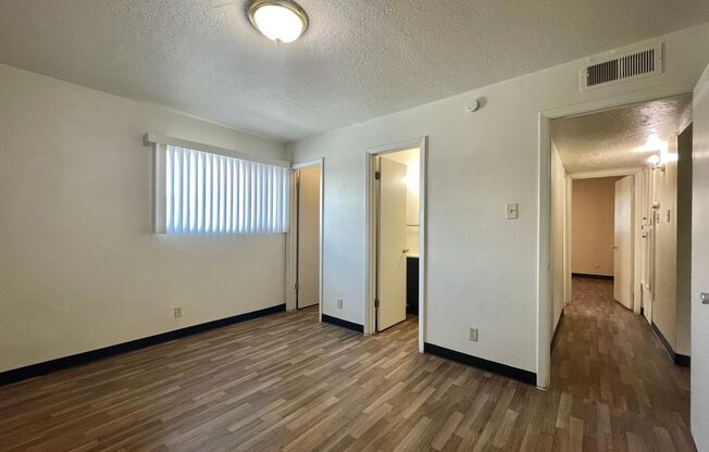 2 beds, 1.5 baths, 948 sqft, $1,015, Unit Unit 107