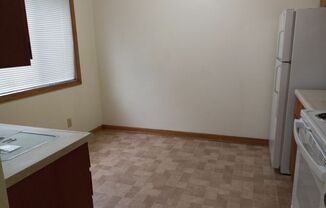 2 beds, 1.5 baths, $925