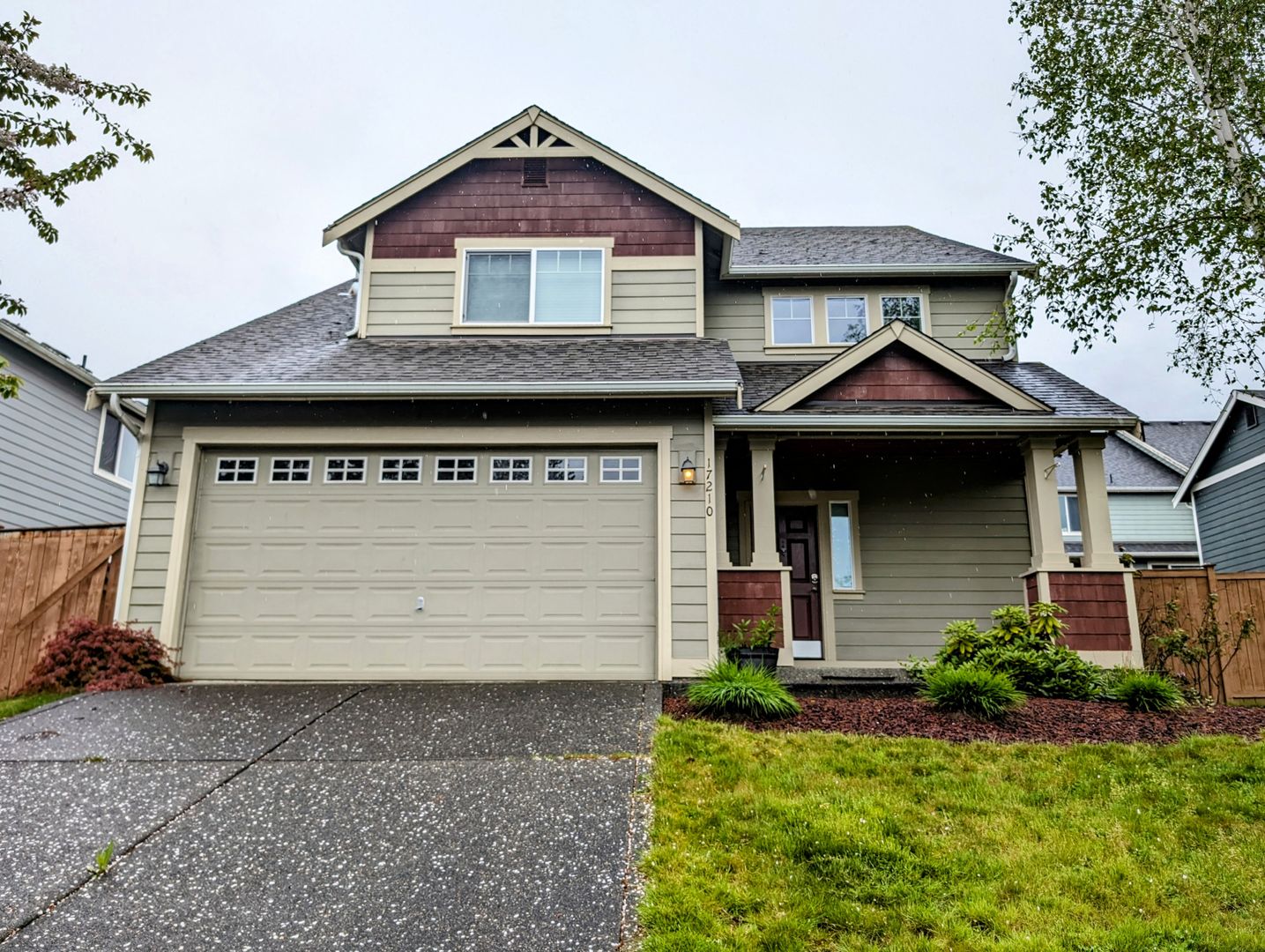 Luxury Puyallup 3 Bedroom with Peekaboo Mountain Views! Available Now!