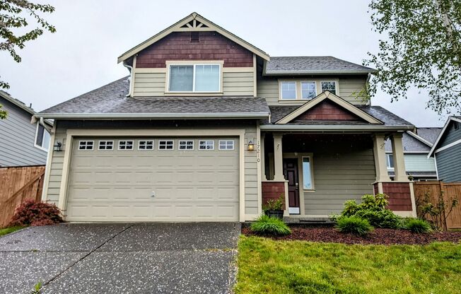 Luxury Puyallup 3 Bedroom with Peekaboo Mountain Views! Available Now!