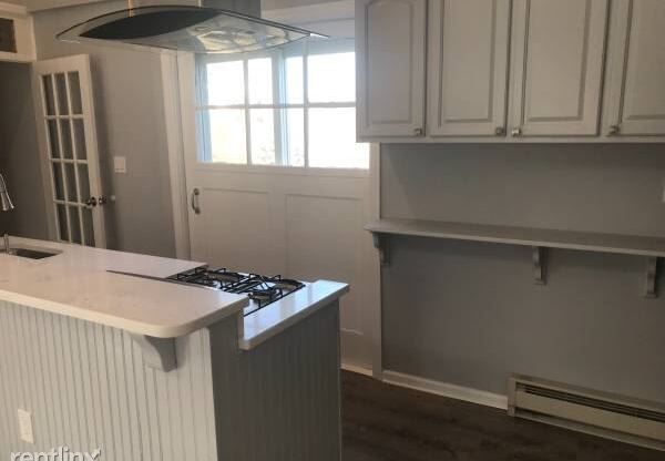 Renovated 1 Bedroom Duplex in Carriage House with Private Entrance - Located in Bronxville