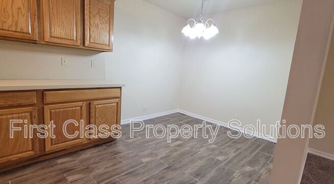 1130 N GARDENER AVE