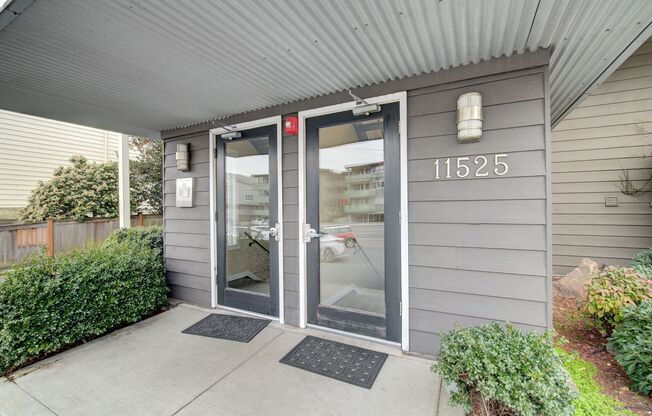 3Bd/1.75Ba Seattle Condo