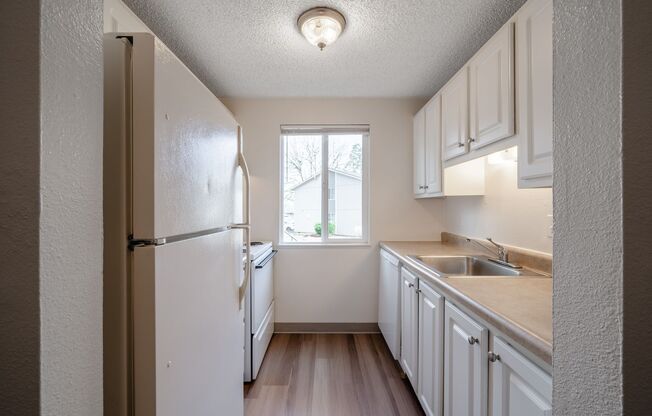 2 beds, 1 bath, $1,399, Unit 36-5