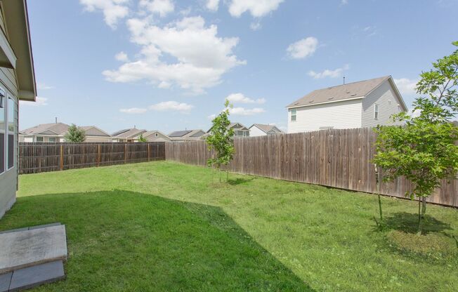 Beautiful 4 bedroom home in Rosillo Creek!! Available NOW!!!