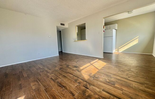 2 beds, 1 bath, $750, Unit #8