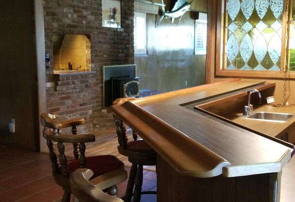 Central Roseville, Single Story Large Yard, Pool w/ Service 3 bedrooms, 2 baths,  1931sqft Gardner Provided by Owner