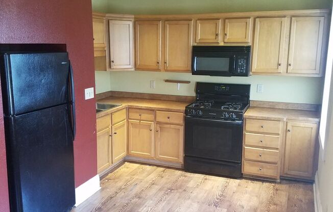 1000 E. Locust St. / 2906 N. Weil St.