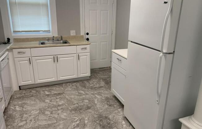 3 beds, 1 bath, 1,152 sqft, $1,550
