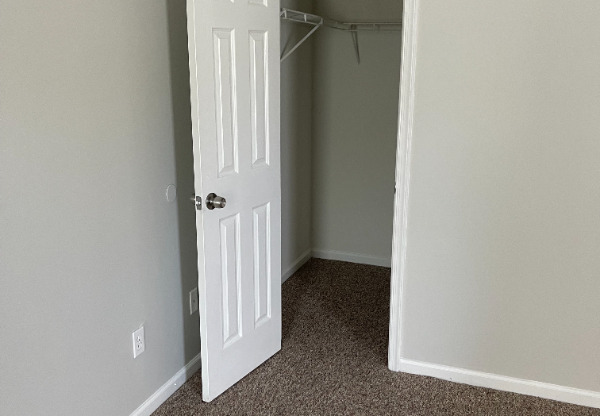 268 WEXFORD DR