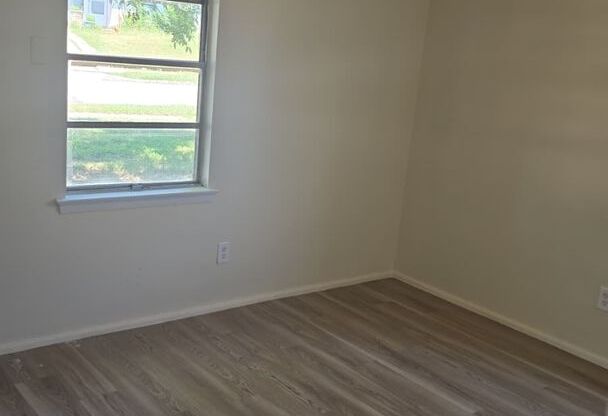 3 beds, 1.5 baths, $1,900