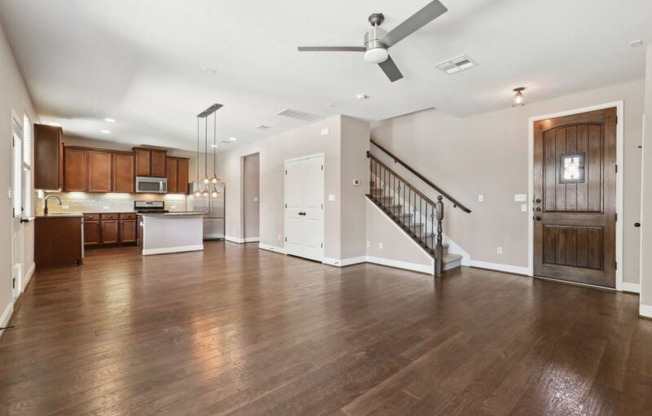 7311 SUNSET HTS CIR