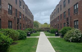 1 bed, 1 bath, $1,050, Unit F4