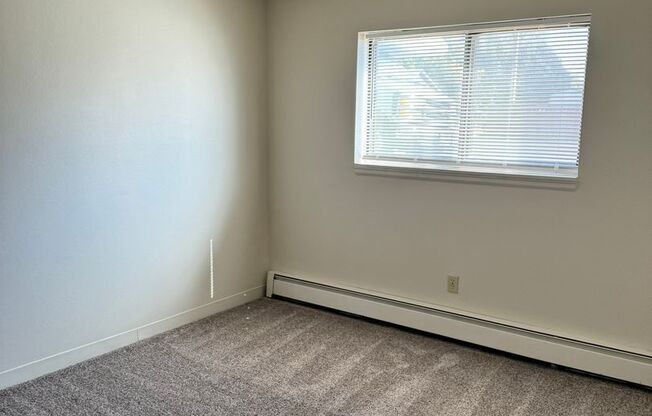 1 bed, 1 bath, $750, Unit Apt 7