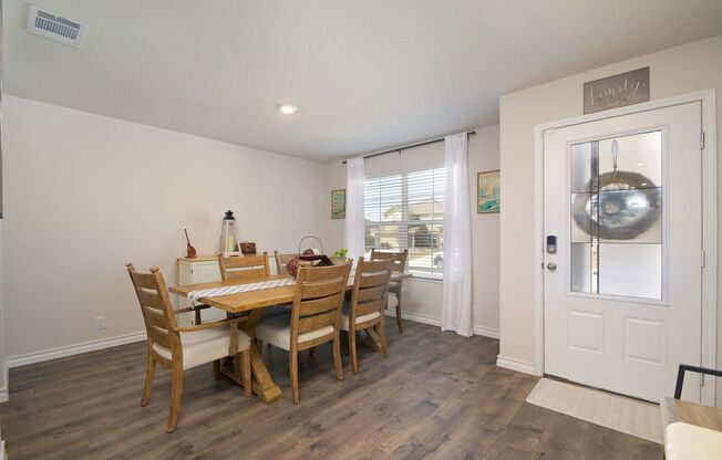 Beautiful 5 Bedroom Home!