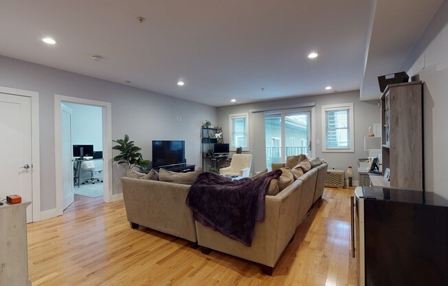 339 W BROADWAY ST