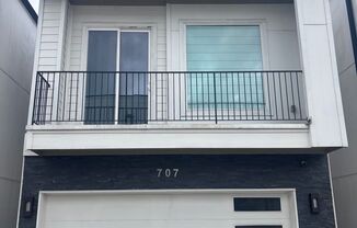 This Home Offers A Perfect Blend of Convenience and Sophistication!