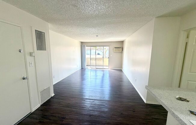 1 bed, 1 bath, 713 sqft, $2,075, Unit A065
