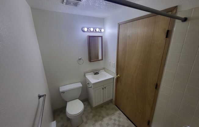 2 beds, 1 bath, 700 sqft, $1,325, Unit Unit 26
