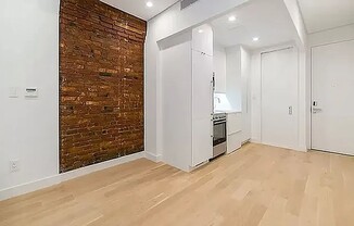 1 bed, 1 bath, $4,150, Unit 4