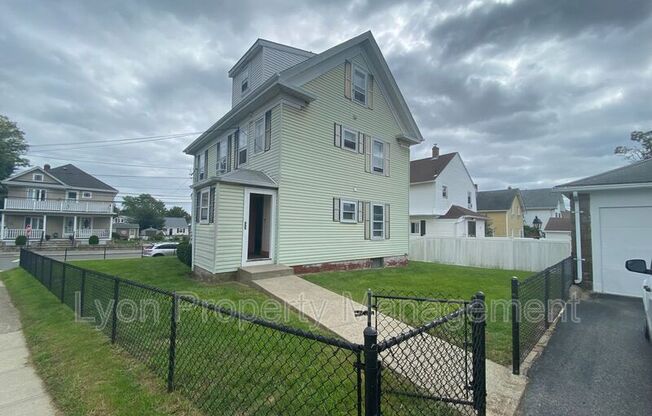 171 LYON AVE