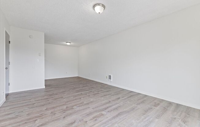 Studio, 1 bath, 450 sqft, $1,150, Unit 27-A