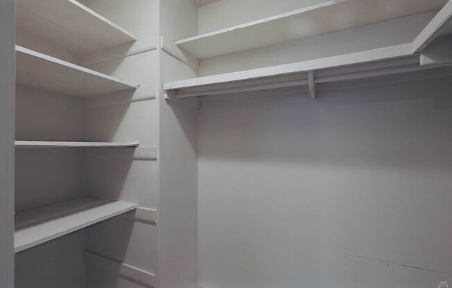 1 bed, 1 bath, 672 sqft, $1,175, Unit 2010-12