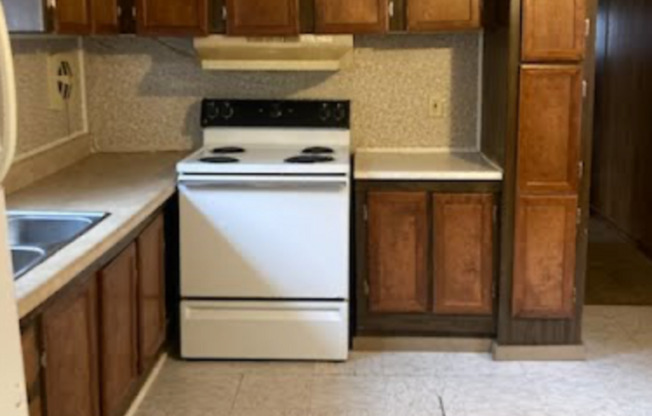 863 Lou Ann Lane available now!!