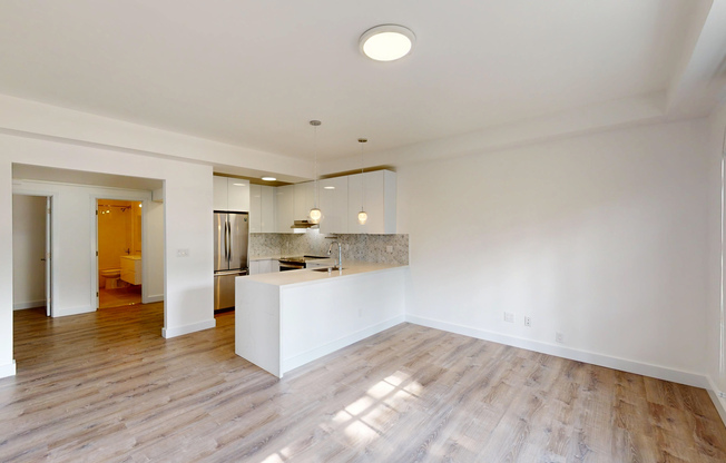 555 BUENA VISTA AVE W