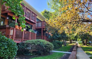 Affordable 2BR close to King St Metro