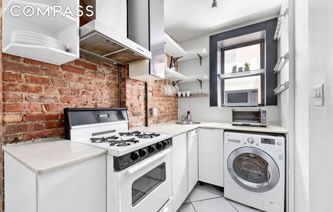 321 E 12 ST