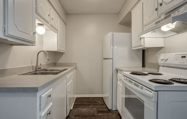 2 beds, 1 bath, 800 sqft, $980, Unit 5927-002