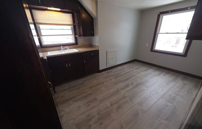 3260-3260A N 49th St