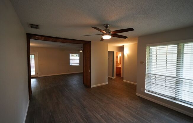 Updated home in established Schertz Neighborhood. Realtor Commission: $500
