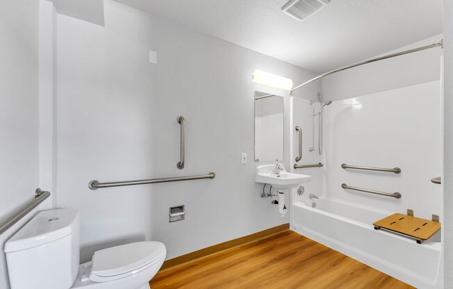 Studio, 1 bath, 202 sqft, $899