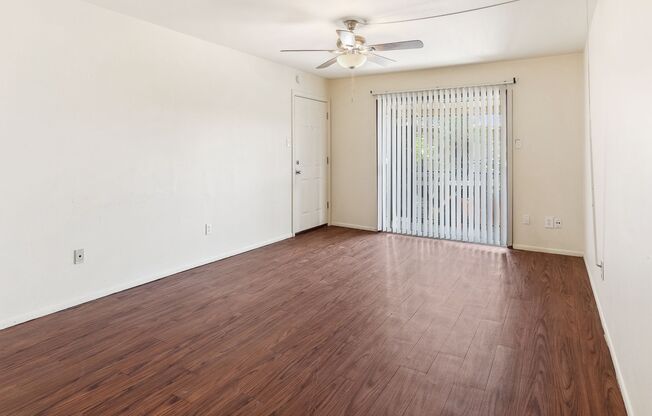 1 bed, 1 bath, $700, Unit Apt 12