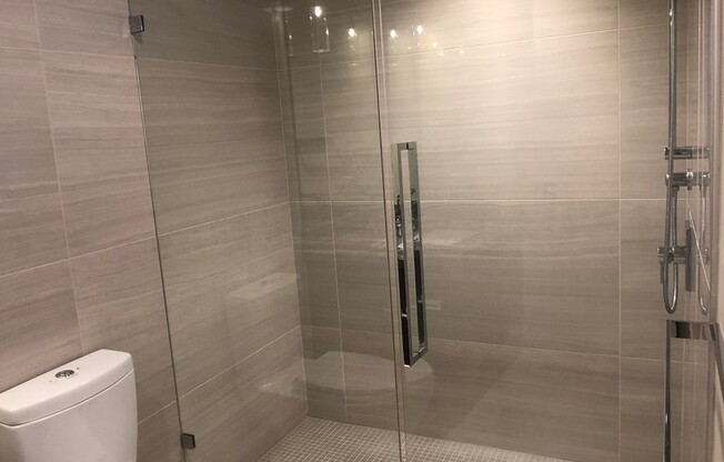 2 beds, 2 baths, $4,300, Unit Unit 2401