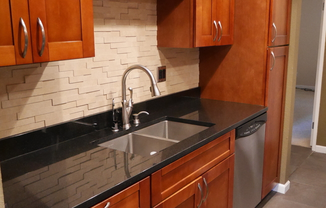 Spacious 1 Bedroom Near Kirkland Waterfront!