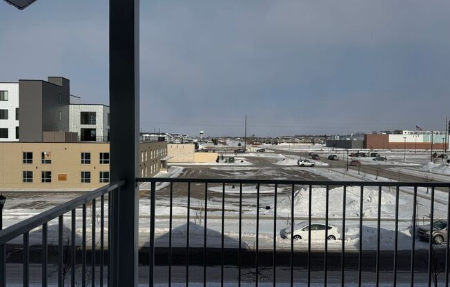 1 bed, 1 bath, 718 sqft, $985, Unit 605-307