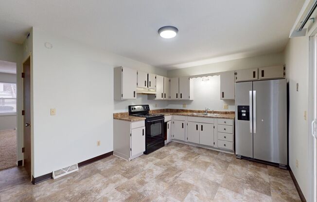 2 beds, 1 bath, $1,350