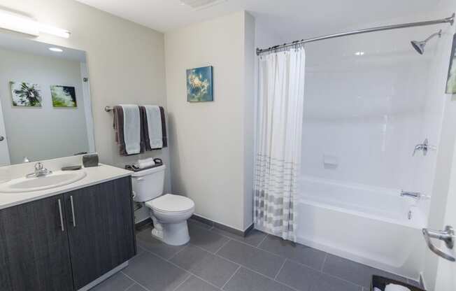 High Rise luxury rental apartments overlooking the New River in Fort Lauderdale, Florida near Las Olas Blvd.