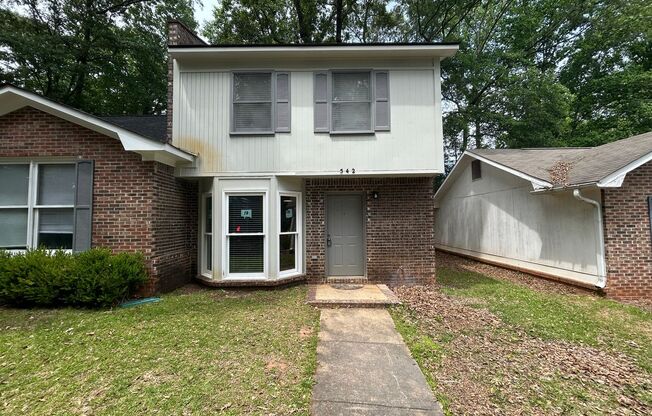 Spacious Auburn Townhome in Prime Location
