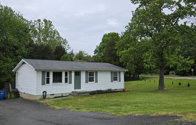 Lovely Rambler on large corner lot
